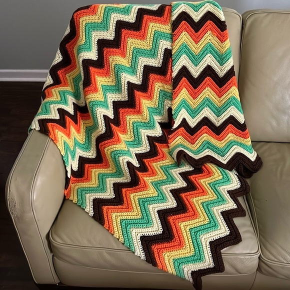 Vintage Other - Vintage Chevron Throw